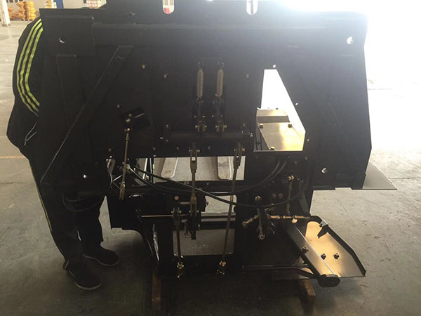 地板架总成操纵总成