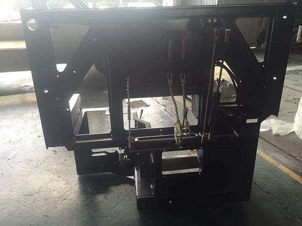 推土机地板架总成操纵总成